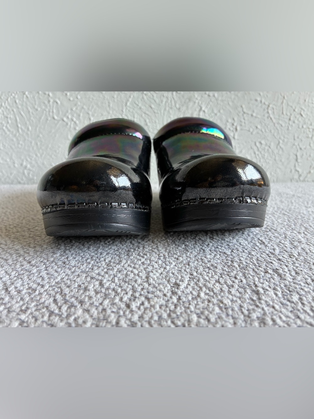 Dansko Professional Petrol
Patent Iridescent Clogs
Women's EU 37 - Picture 2 of 12